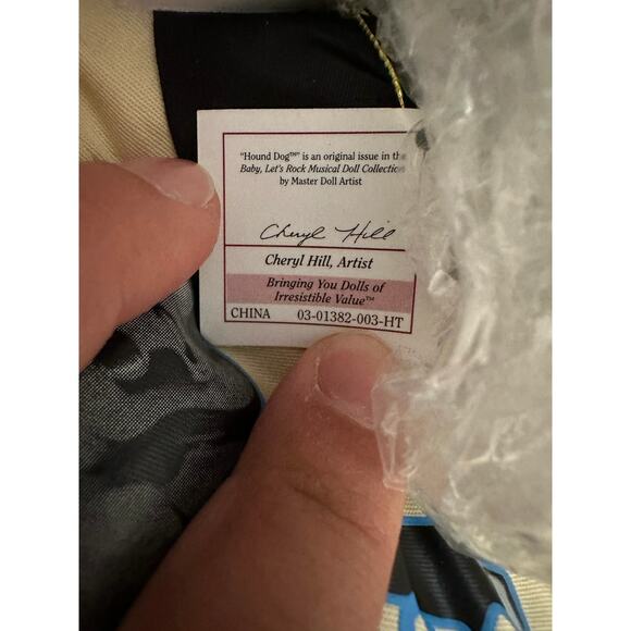 Ashton Drake 'Hound Dog' Elvis 75th Birthday "Baby Let's Rock" Collection Doll - Picture 7 of 12